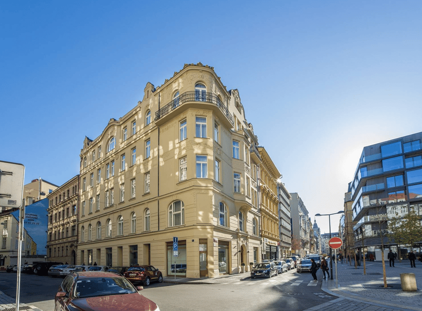 Golden Crown Hotel